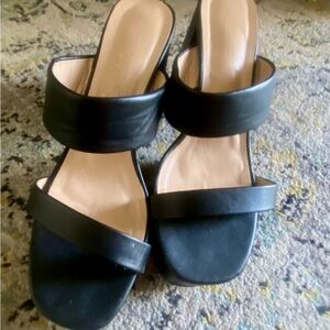 Chic Black Strappy Sandals